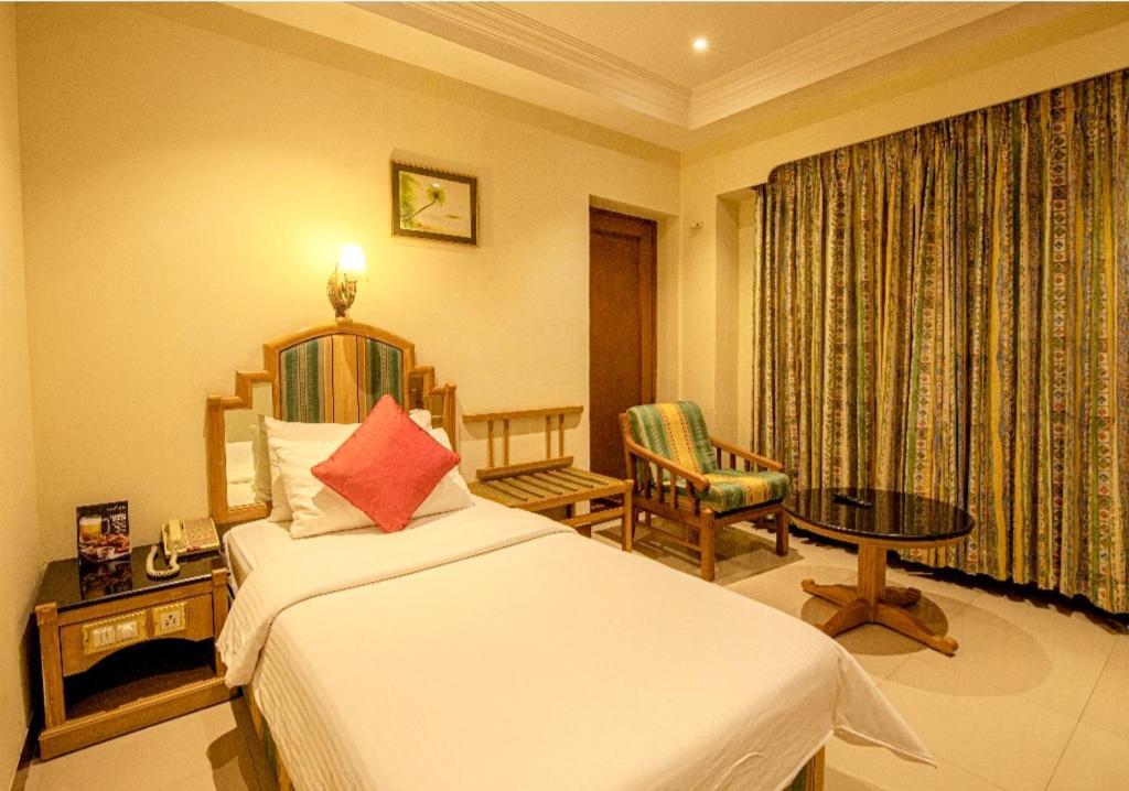 Cag Pride Hotel Coimbatore Phòng bức ảnh